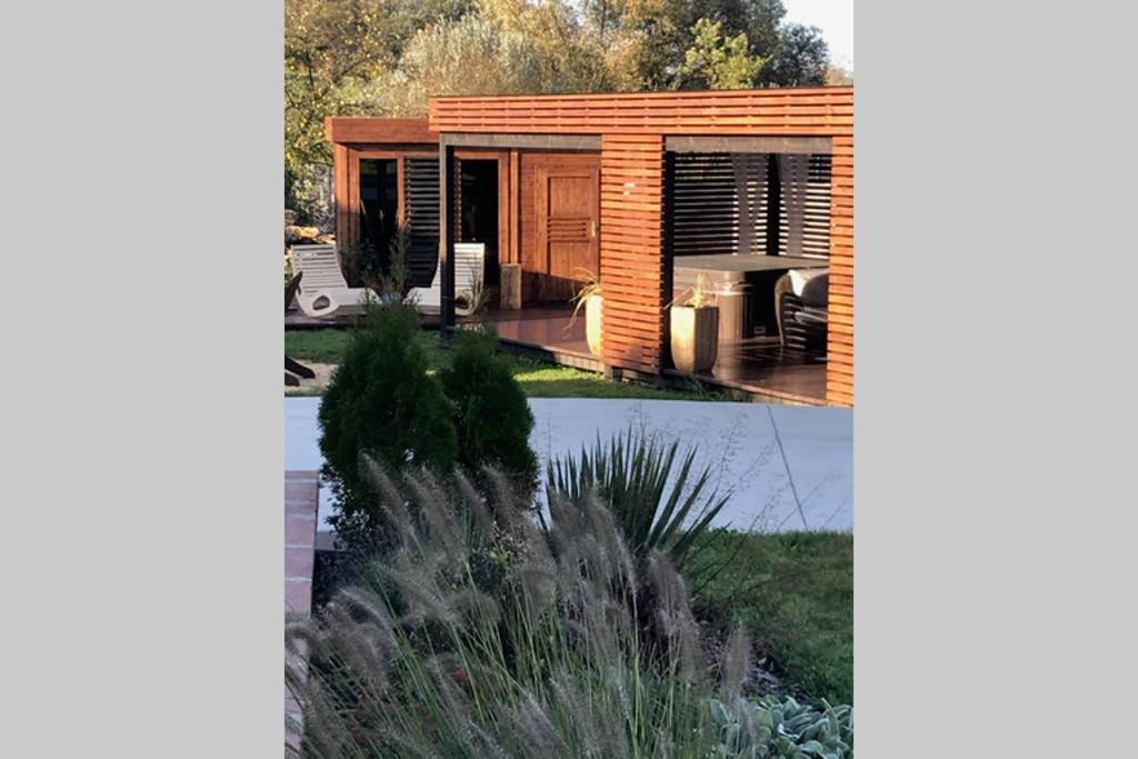 Orchardhouse Farmhouse, Wellness Chrast  Esterno foto