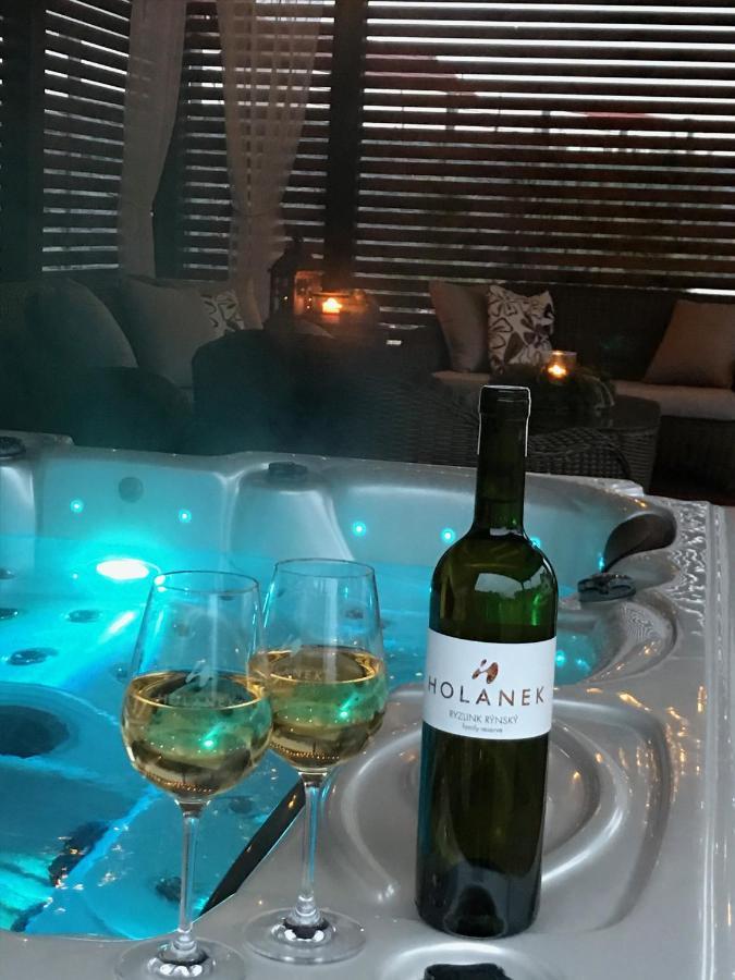 Orchardhouse Farmhouse, Wellness Chrast  Esterno foto